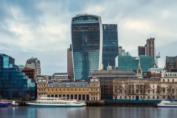 image of walkie talkie building in london