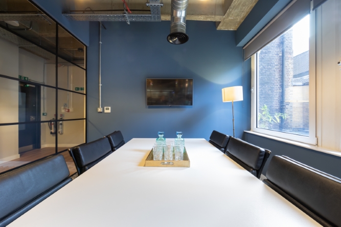 6 person meeting room the space liverpool street blue wall